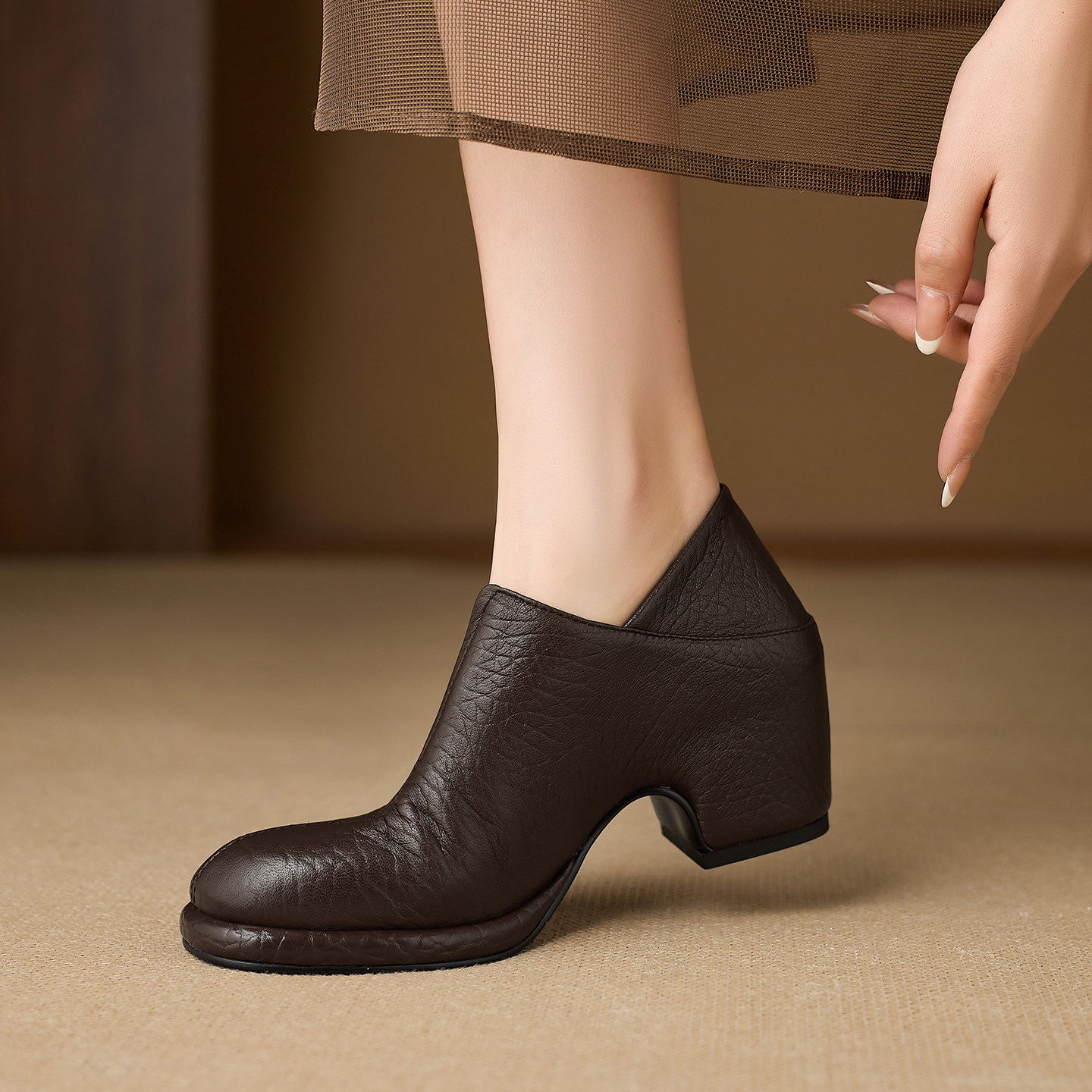 lorem香港 2026春季粗跟鞋复古羊皮舒适百搭简约深口单鞋通勤女鞋,女鞋,深口单鞋,淘宝优惠券,粉丝福利购,淘宝优惠卷