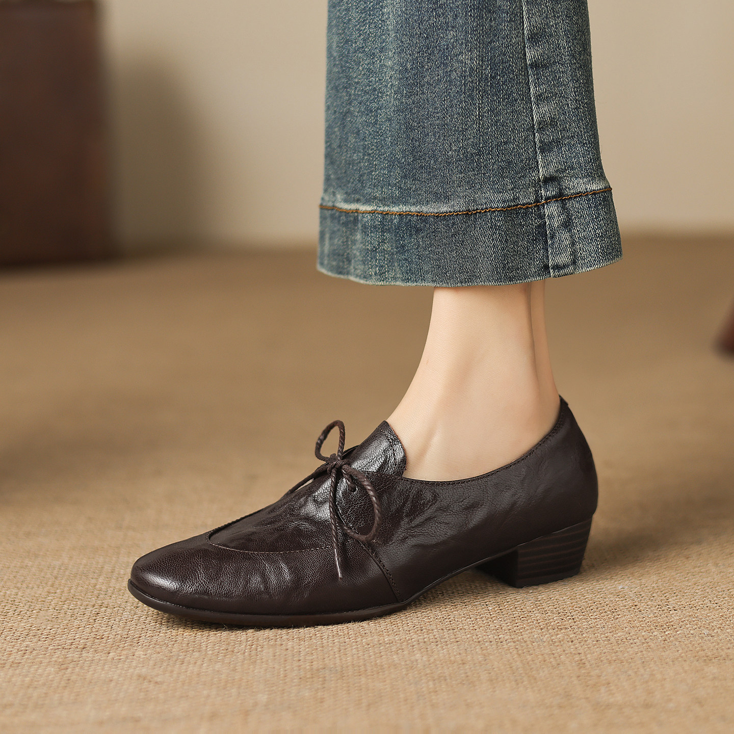 lorem香港 2026春季简约深口鞋子舒适百搭通勤粗跟系带休闲小皮鞋,女鞋,深口单鞋,淘宝优惠券,粉丝福利购,淘宝优惠卷
