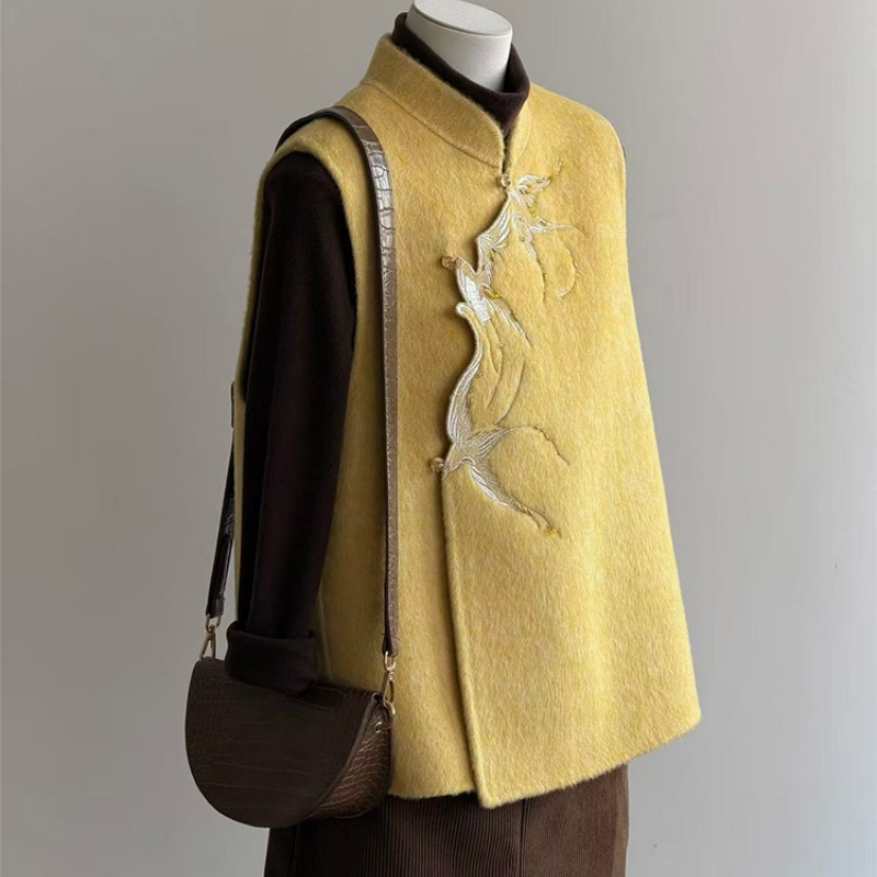 2026早春加厚防寒高级感精致马甲女新中式国风创意斜襟时髦百搭潮