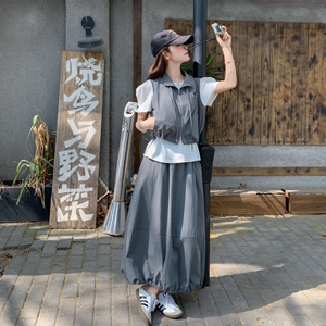 休闲运动工装灰色马甲半身裙套装女夏高级感又酷又飒学院风两件套图片