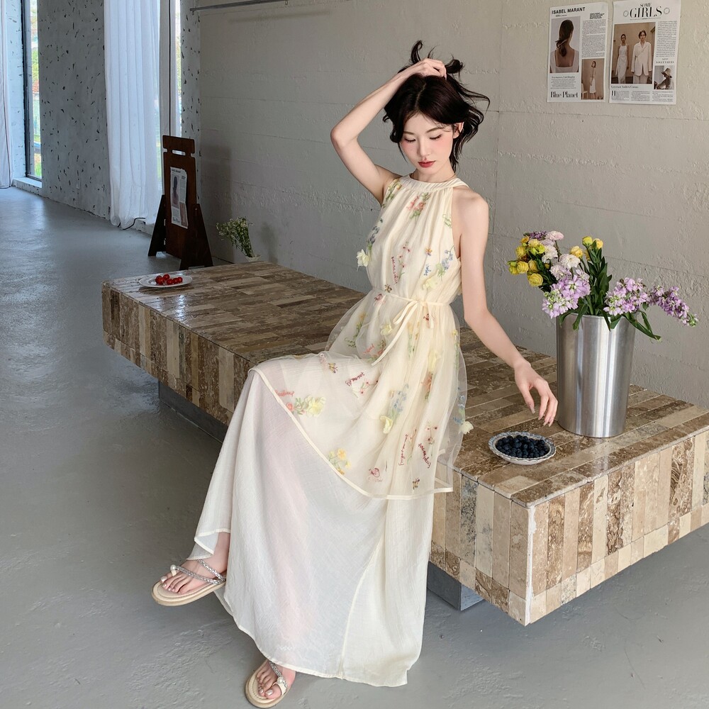 法式温柔白月光连衣裙女2025夏日高级感新款度假风绝美绣花长裙子,女装连衣裙,2C170