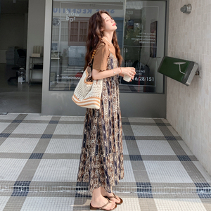 韩系复古印花吊带连衣裙套装女2025夏新款超好看T恤小个子两件套图片