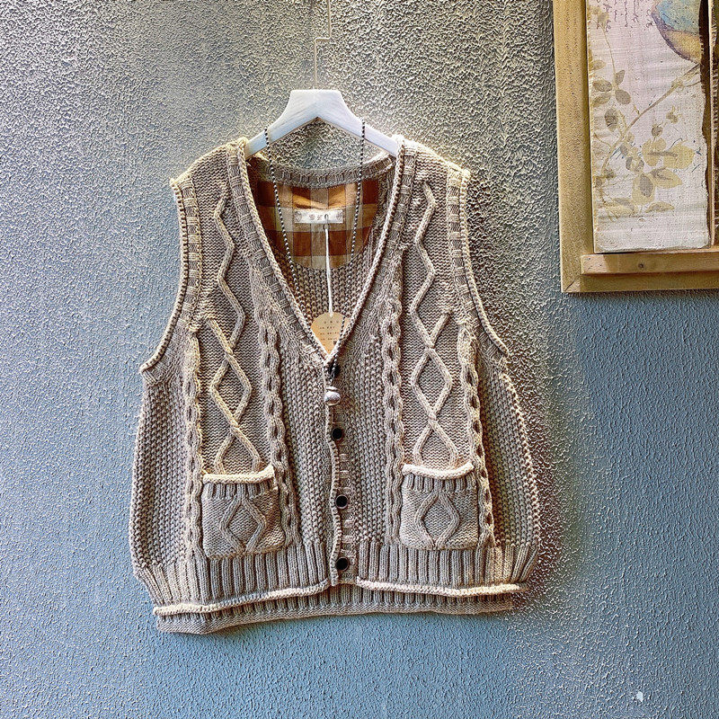 棉线麻花针织马夹女2025秋季新韩版宽松大码前口袋外穿无袖女开衫