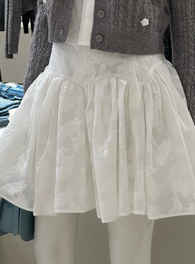 气质短裙2025春季新款女装休闲芭蕾风提花蓬蓬短款半裙550012