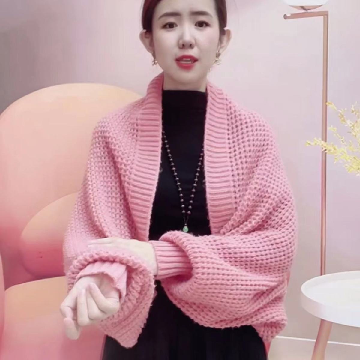 秋冬新款女时尚洋气密织网格开衫宽松长袖百搭款披肩外搭保暖护颈