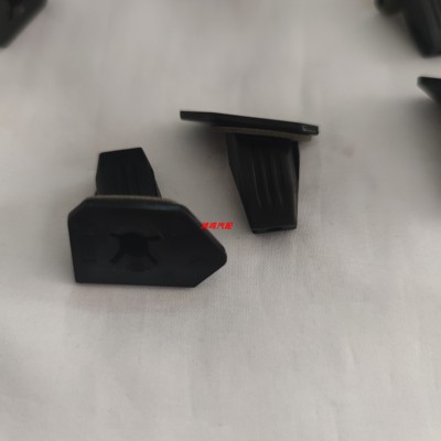 雷克萨斯ES260后保险杠卡扣