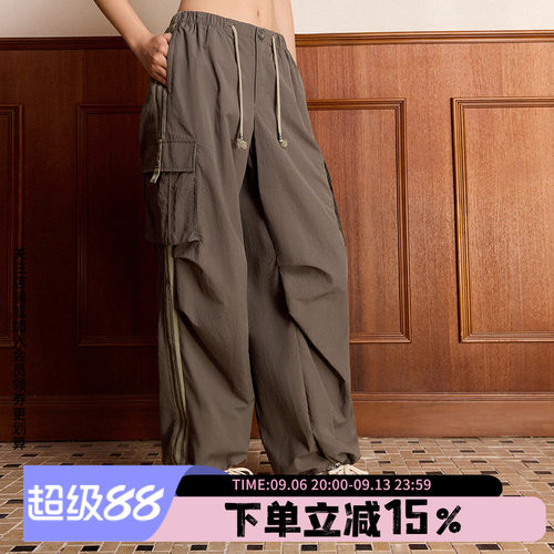 阿迪达斯三叶草女款宽松运动裤