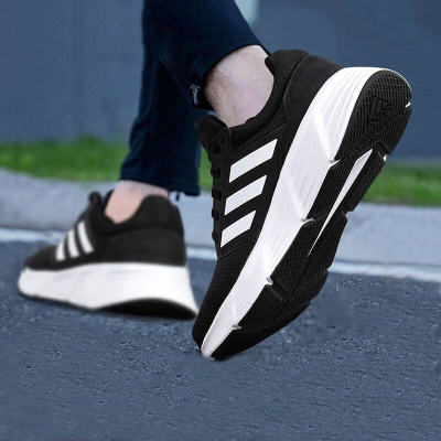 Adidas跑步鞋阿迪达斯