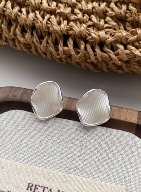 气质小众设计ins风不规则几何白色滴釉耳钉925银针百搭简约耳饰女