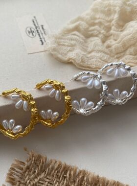 小众ins风金属珍珠耳环925银针法式复古设计款时髦感百搭耳饰