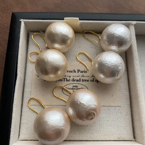 精致轻奢感珍珠耳环耳钩温柔优雅简约时尚日常通勤百搭耳饰女