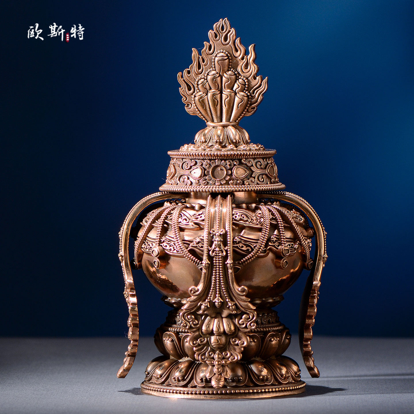 八吉祥浮雕长寿宝瓶摆件