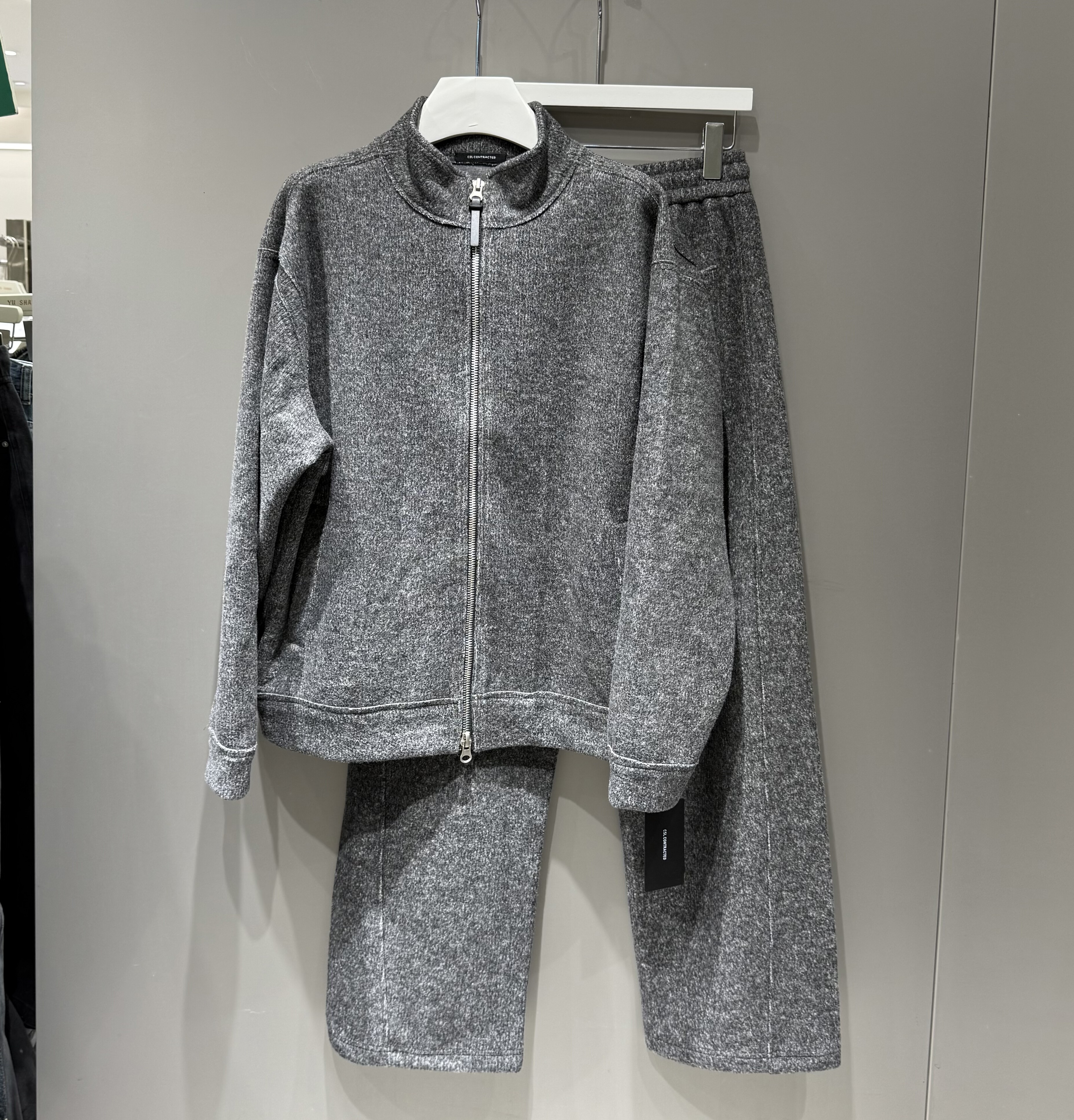 秋冬新款男高级感休闲立领拉链针织开衫韩系轻奢宽松通勤毛织套装