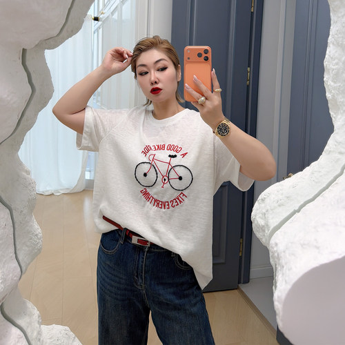 大码女装胖mm设计感刺绣短袖t恤