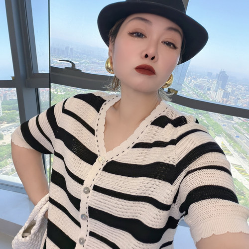 大码女装胖mm气质撞色v领针织衫