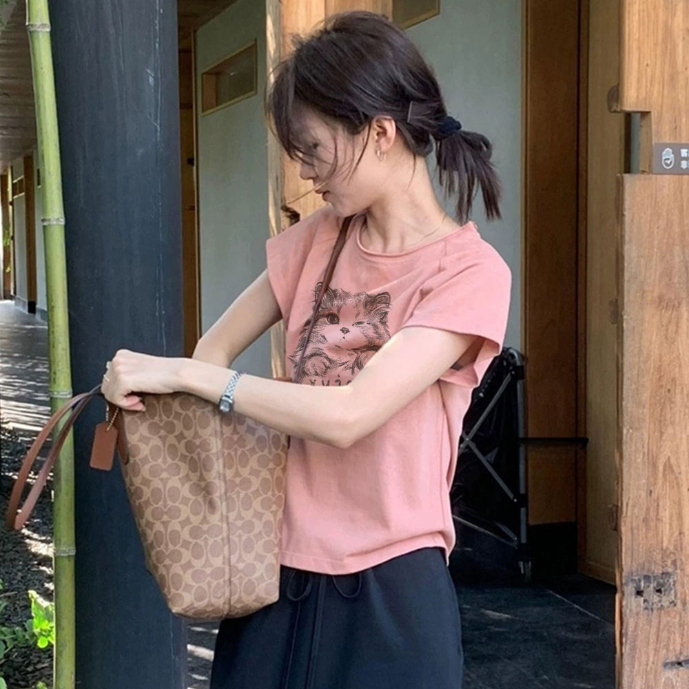 韩系可爱小猫印花粉色短袖t恤女正肩夏季爆款修身高级感短款上衣