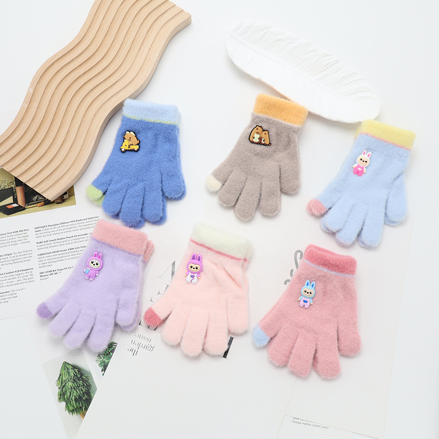 儿童手套新款秋冬季小学生写字手套可爱卡通毛绒保暖针织五指手套