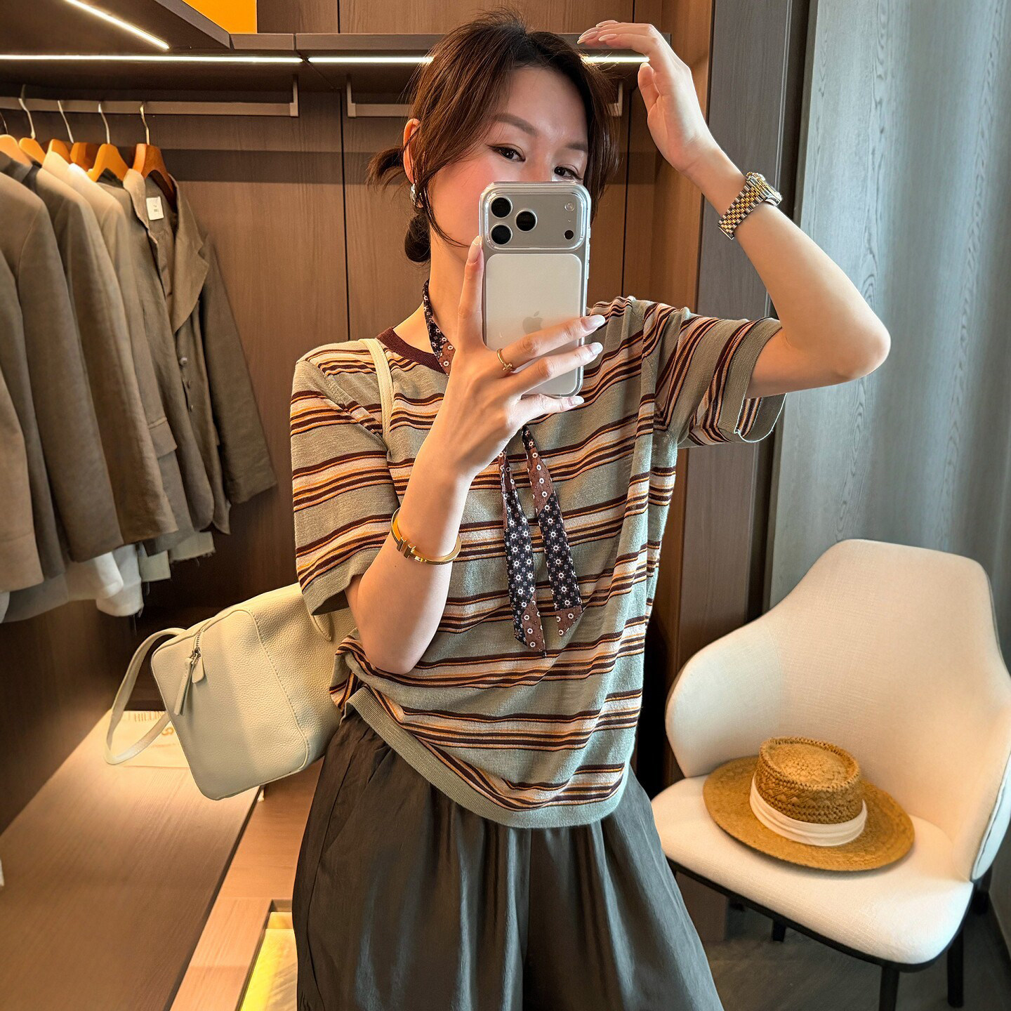 配丝巾条纹冰丝针织衫女欧洲站潮