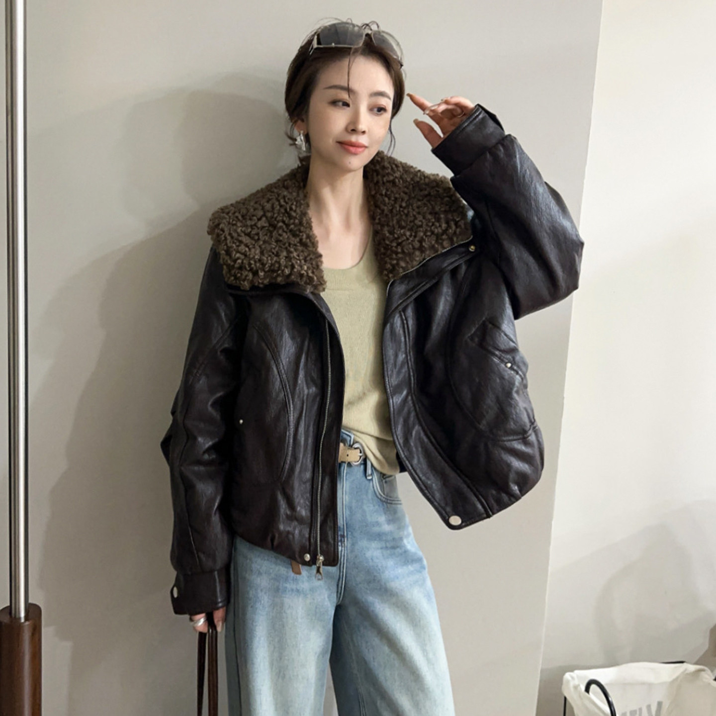 羊卷毛领蛋白PU皮羽绒服女欧洲站2025冬装新款欧货女装时尚外套潮,女装/女士精品,羽绒服,淘宝优惠券,粉丝福利购,淘宝优惠卷