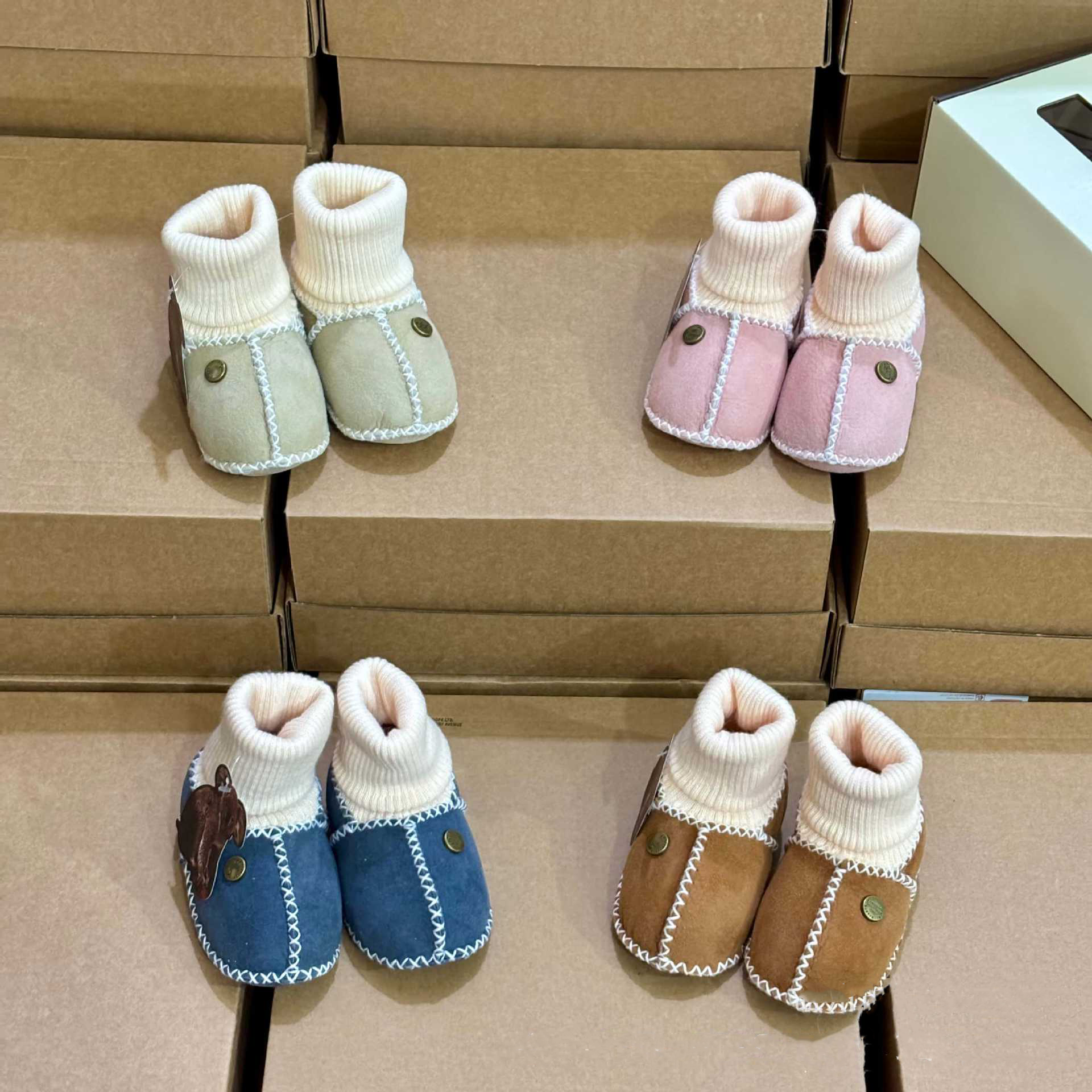 皮羊毛一体加绒加厚毛线口男女宝冬季步前鞋软底鞋婴儿鞋袜0-1岁