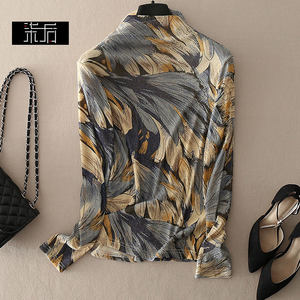 网纱时尚印花小衫半高领