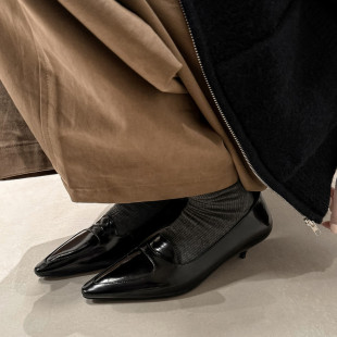 3.5cm真皮法式气质尖头浅口极简2026新款百搭通勤小猫跟白色单鞋