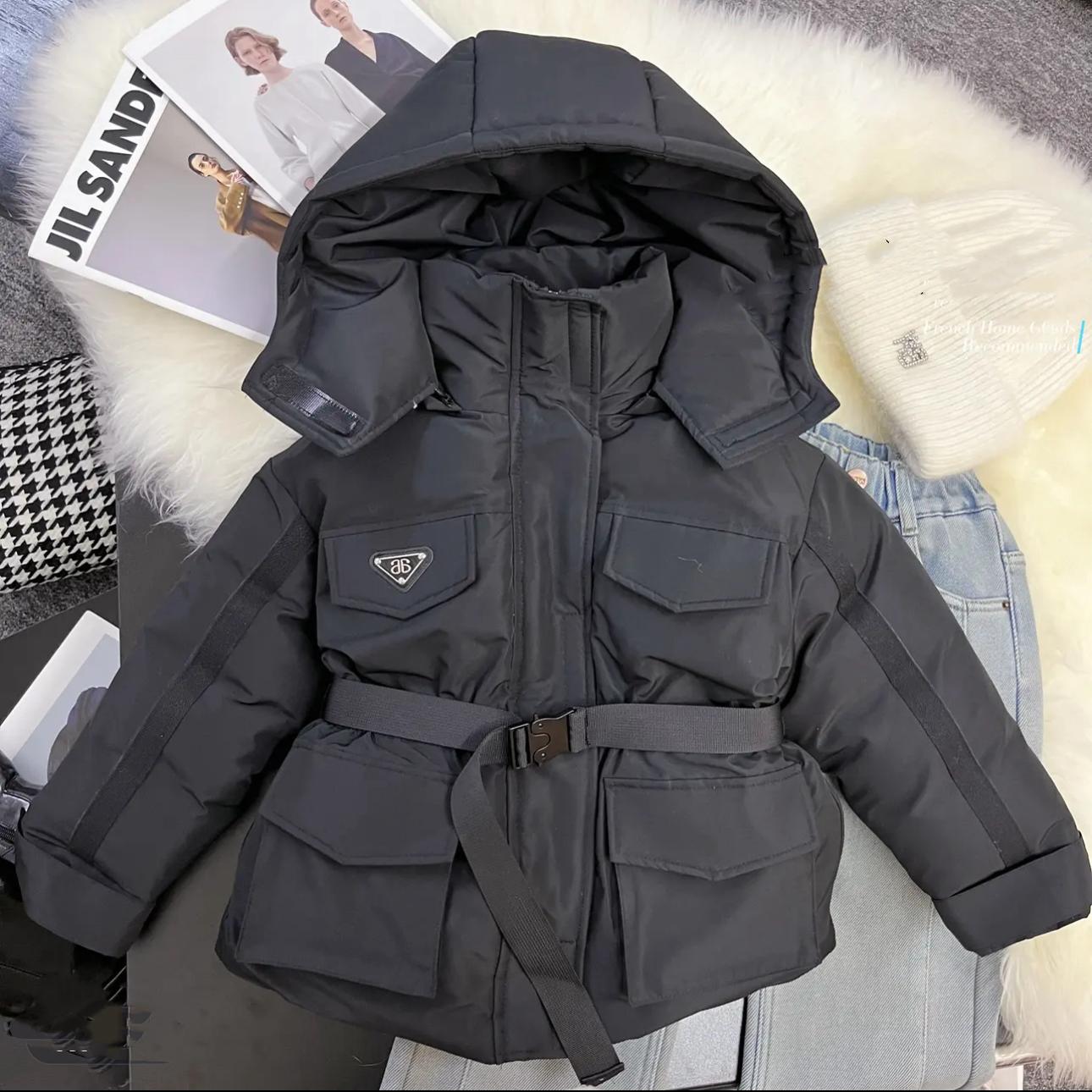 女童秋冬加绒外套2025新款儿童个性加厚冲锋衣收腰中长款派克服潮