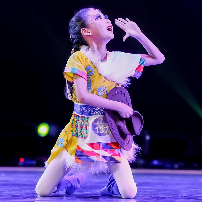 新款牧民新歌舞蹈服民族风少数民族表演帽子道具藏族舞蹈演出服
