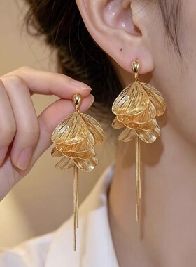 法式复古轻奢金色花瓣流苏耳环女2026新爆款气质优雅个性绝美耳饰