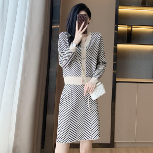 秋冬装新品小香风套装女洋气时尚休闲长袖毛衣针织两件套装裙子潮
