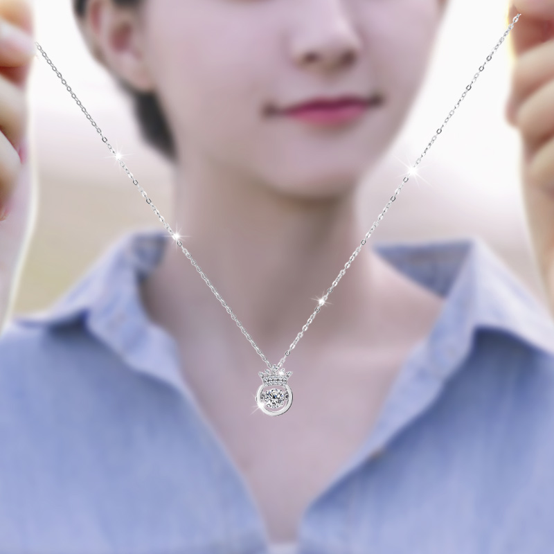Ìø¶¯µÄÐĻʹڴ¿ÒøÏîÁ´Å®¼òÔ¼Éϵµõ׹õ¹å½ðËø¹ÇÁ´°×²Ê½ðÇéµõ×¹