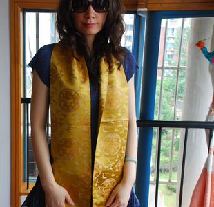 新品女士南京云锦吉祥云锦畅销款草黄色团龙真丝云锦双面围巾现货