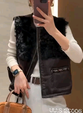 小胡羊皮毛一体拼接白鹅绒真丝皮草羽绒服马甲女2026冬圆领短马夹