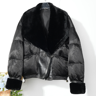 大翻领羊羔毛皮毛一体拼接铜氨丝鹅绒服女短款2025真皮皮草羽绒服