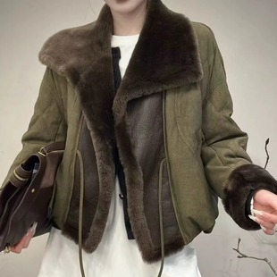 欧货进口羊羔毛皮毛一体大翻领拼白鹅绒羽绒服女2025冬宽松短外套