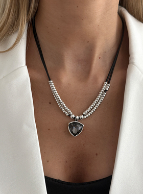 新款欧美风镶钻爱心皮绳项链女