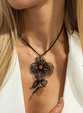 环保银杏叶花朵黑色天然石项链