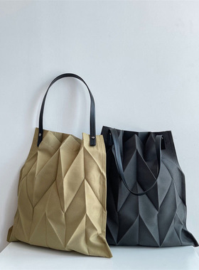 三宅帆布褶皱女包 联名同款日式轻便大容量托特包菱格手提单肩包