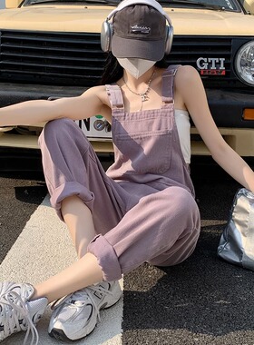 紫色工装背带牛仔裤女春夏薄款2026新款宽松显瘦减龄甜酷连体裤子