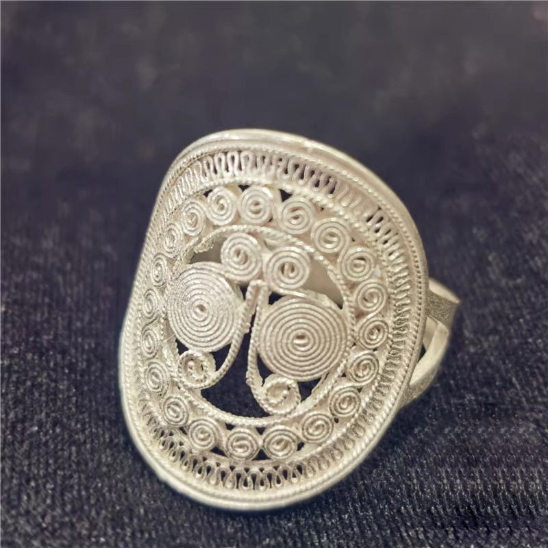 凉山彝族戒指银色蝴蝶花纹复古民