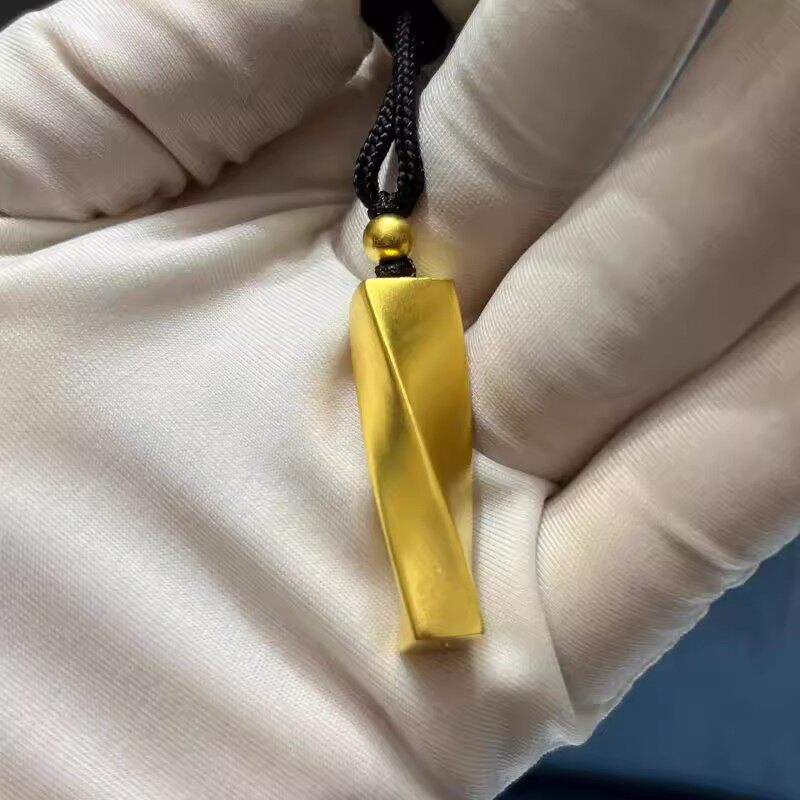 古法黄金色扭转乾坤柱子莫比乌斯男女情侣吊坠项链女轻奢百搭饰品