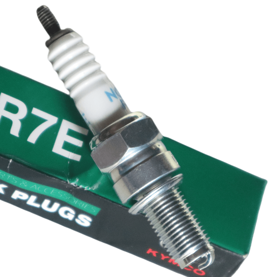 光阳摩托CK600T-10-11 AK550火花塞点火嘴NGK火嘴CR7E