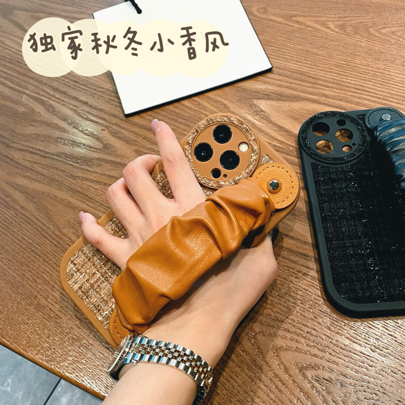 戚薇同款小香风苹果12promax手机壳iphone11皮褶皱腕带13软14/78p