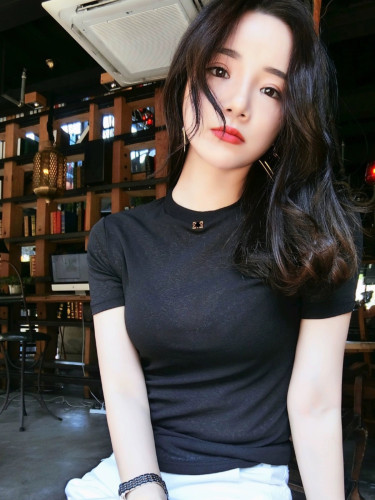 欧货2026薄款修身打底衫微透网纱冰丝百搭女显瘦上衣短袖t恤ins潮