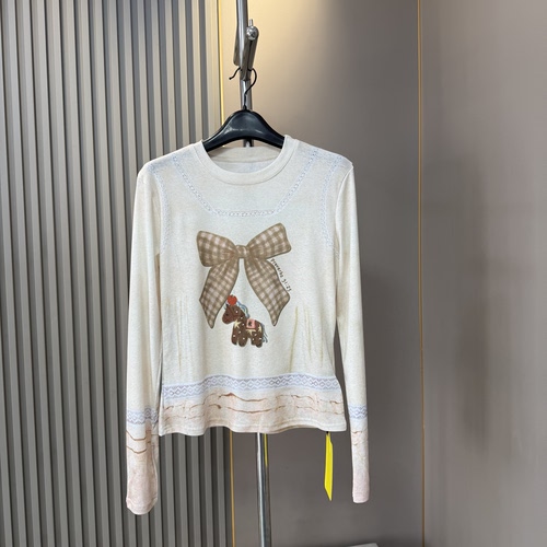 欧货设计感蝴蝶结小马立体印花长袖T恤女圆领修身显瘦轻薄打底衫