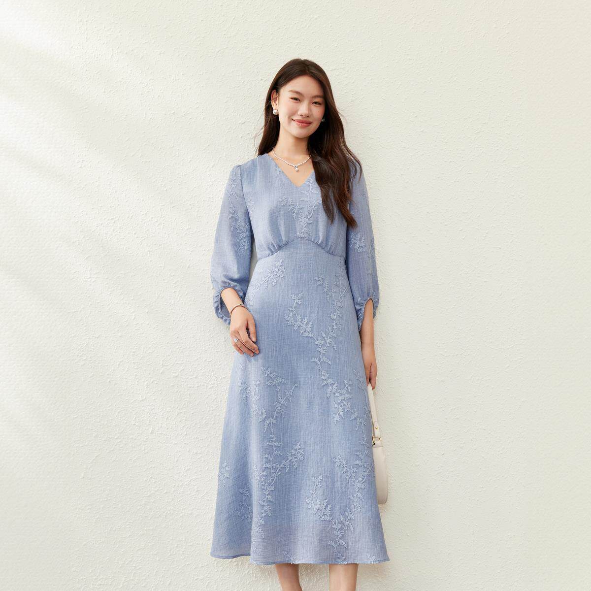 【粉黛佳人】恋夏风V领立体绣花连衣裙纤莉秀大码女装胖mm夏新款