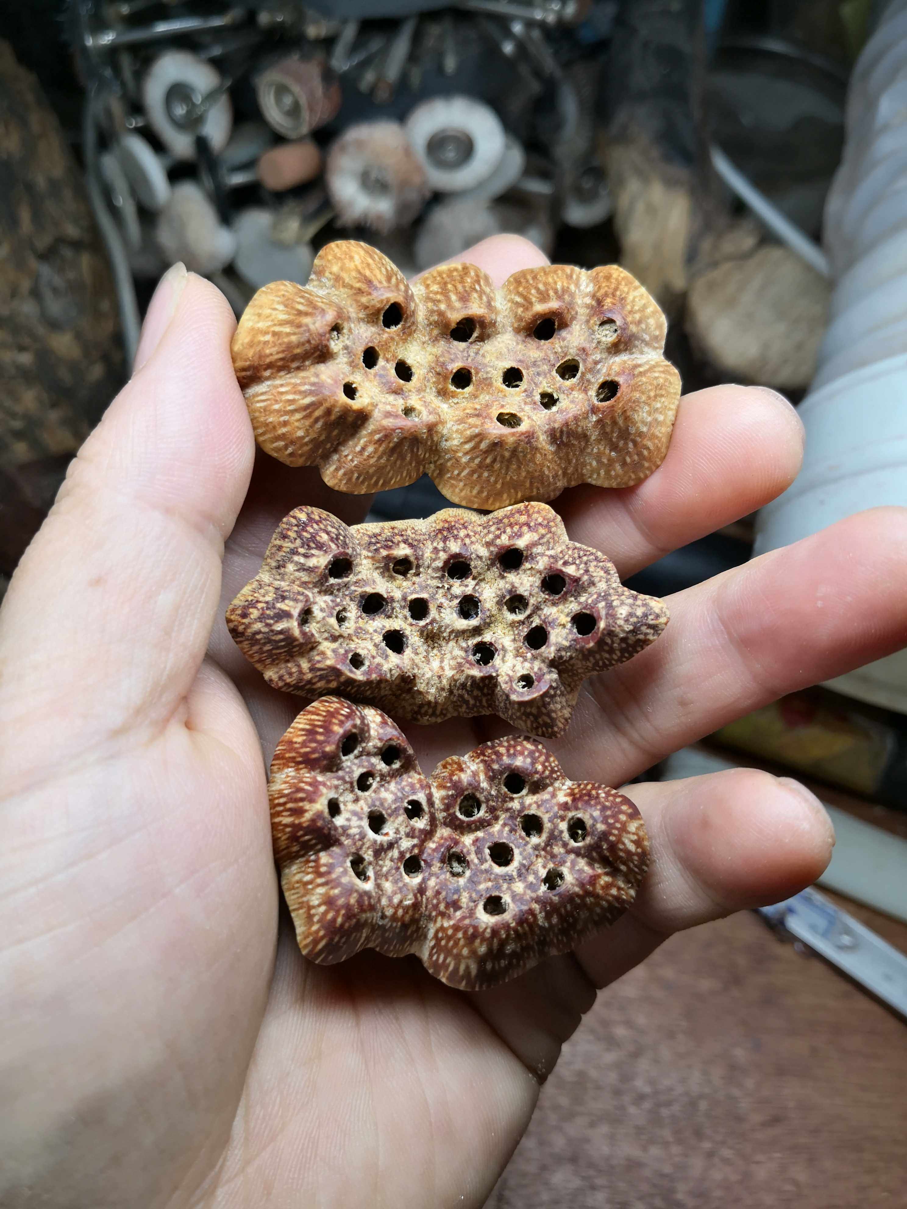 滴血莲花菩提桐松新型建筑被藤木杂多瓣连体手链坠子背云手工雕刻