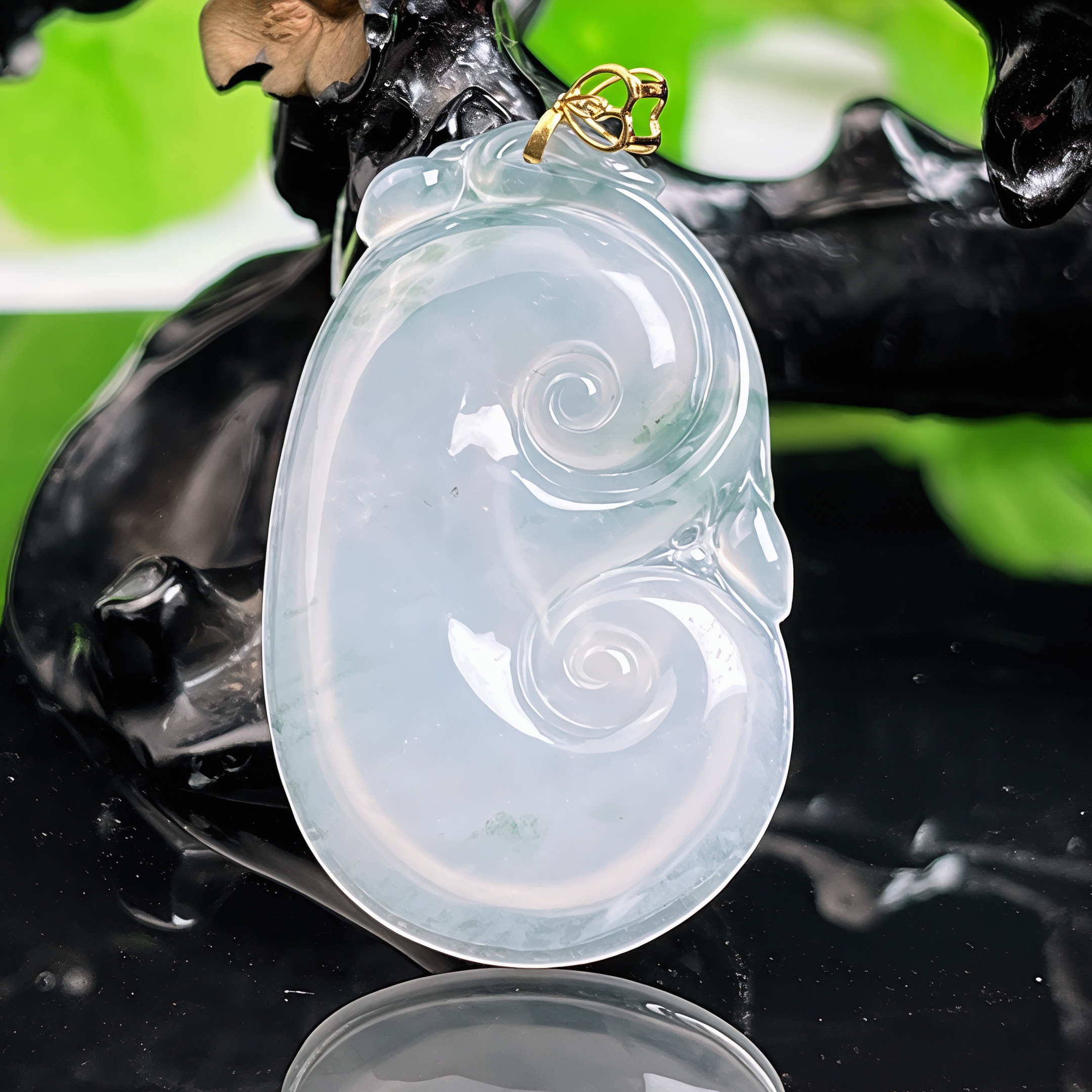 天然A货翡翠冰种飘花如意吊坠