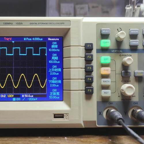 议价UT2102CE 优利德数字存储示波器 100MHz 1Gs彩色测试仪维修