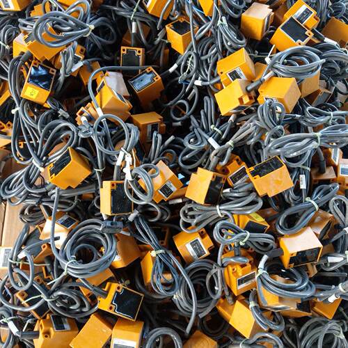 议价TL-N20ME1 电感式接近开关 工业工控自动化感应传感器维修